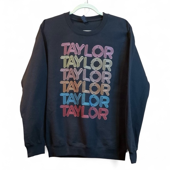 Gildan Tops - Gildan “Taylor” Black Sweatshirt Size S